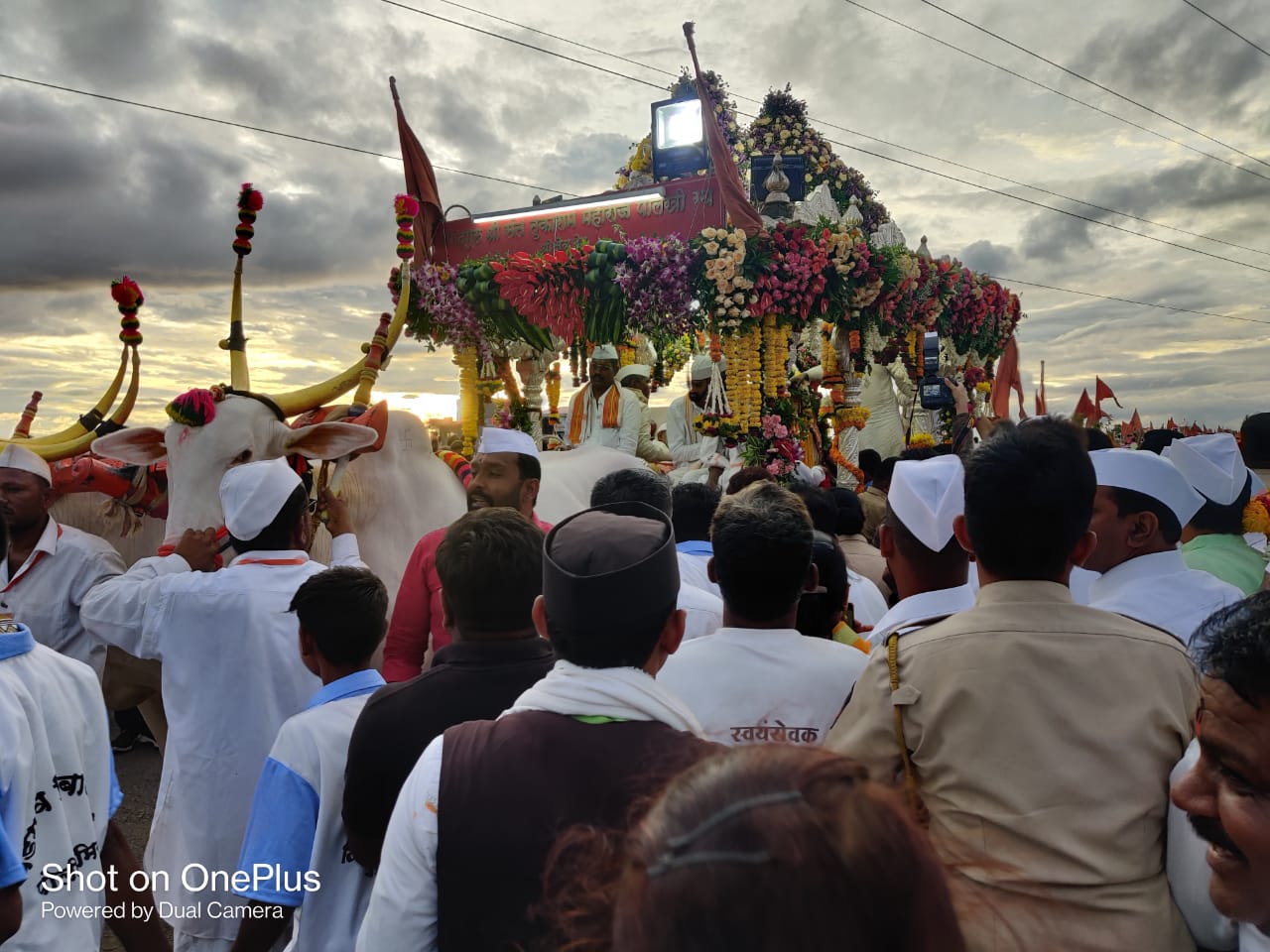 जगद्गुरू श्री संत तुकाराम महाराजांच्या पालखीचे बारामती तालुक्यात प्रशासनाच्या वतीने स्वागत